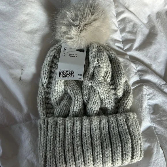 Brand new H&M hat - Picture 2 of 3